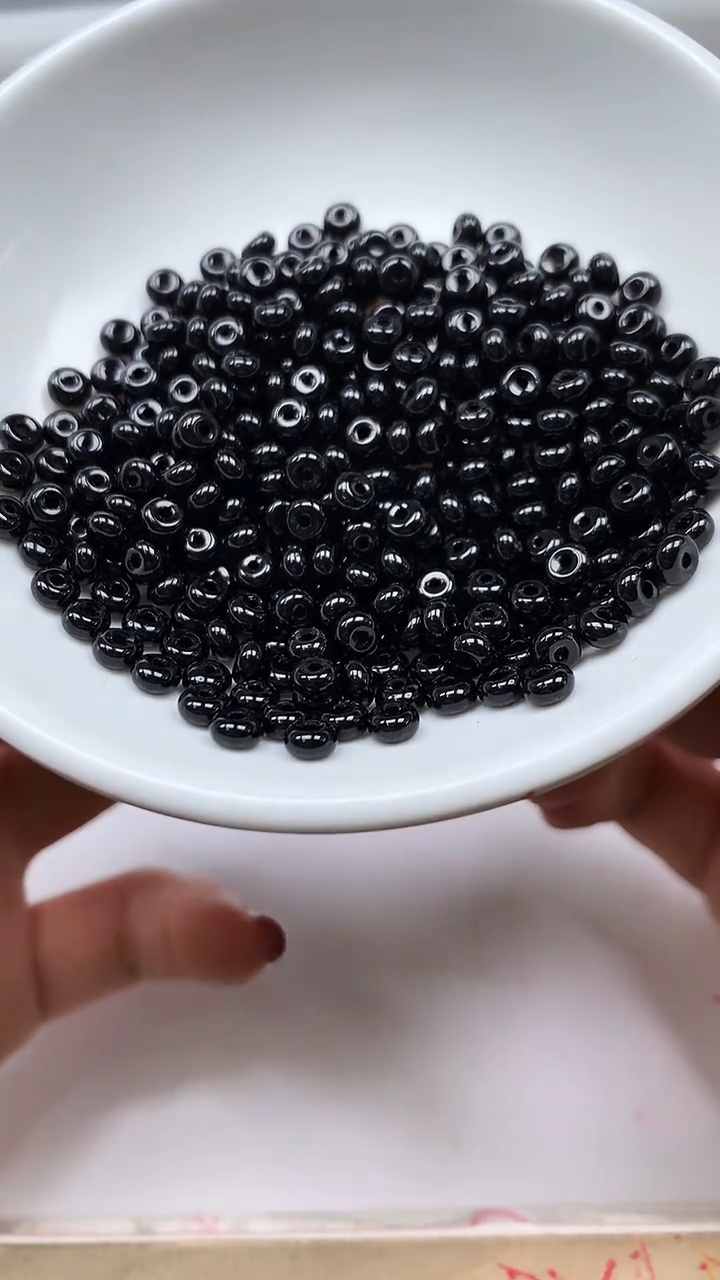 未镶嵌散珠玛瑙/玉髓A1938 黑玛瑙算盘2*4mm100个8.8元