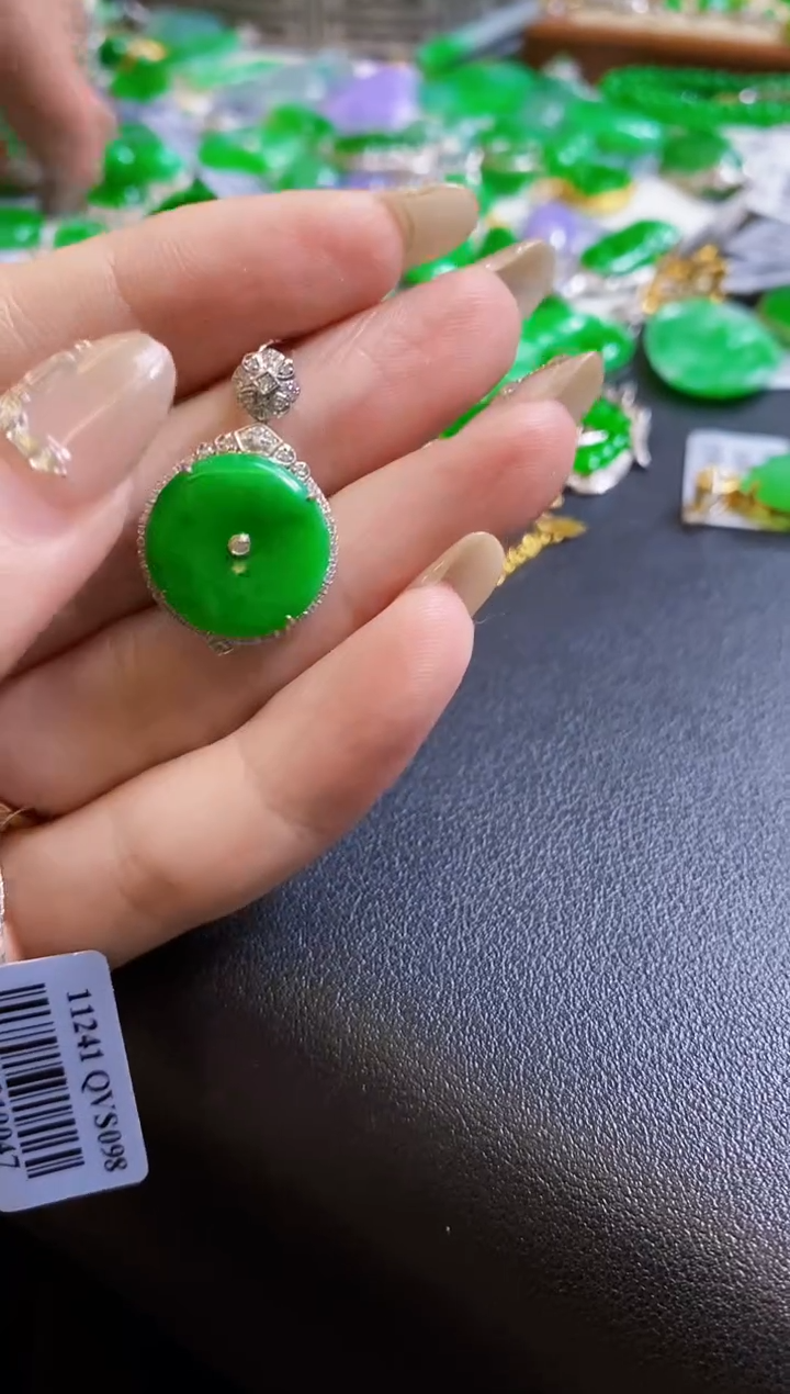【闪购商品】定制翡翠18K金镶嵌扣