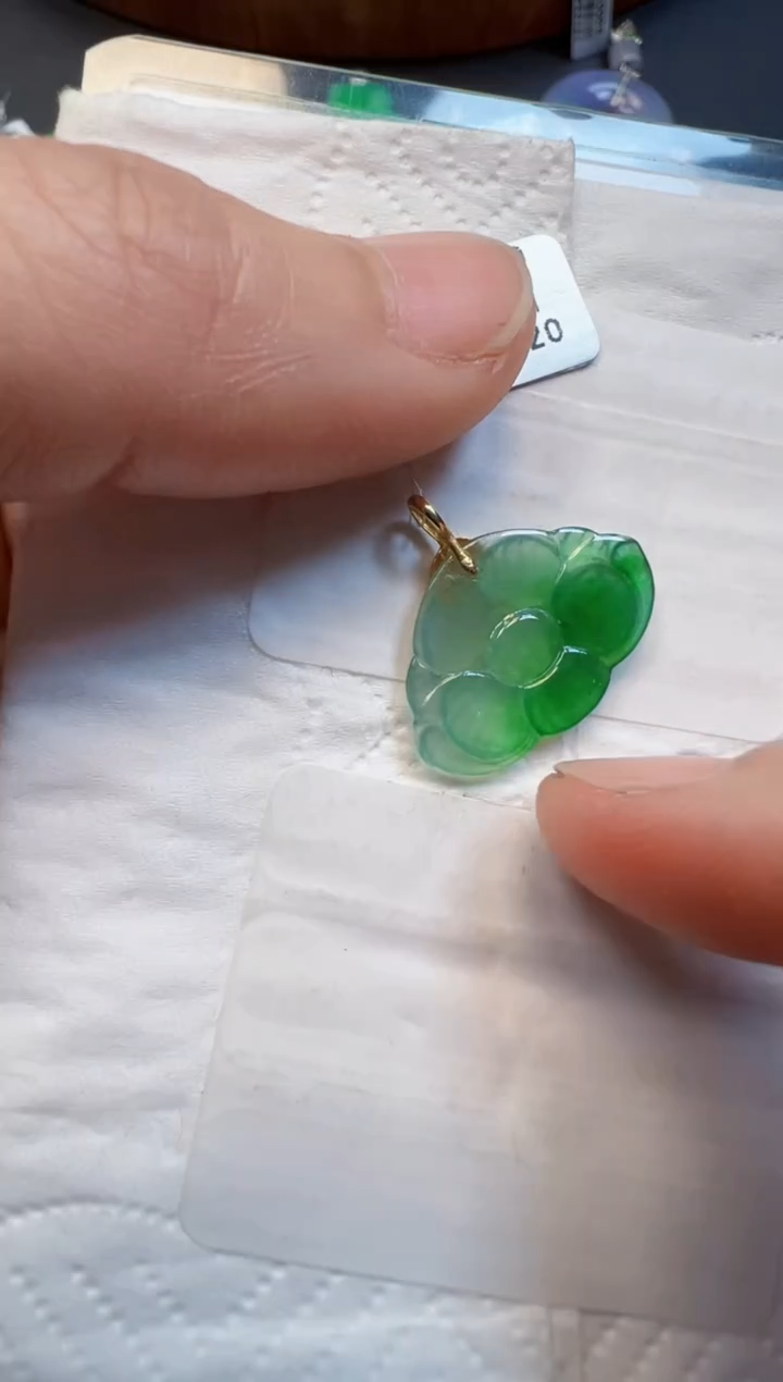 【闪购商品】翡翠吊坠(不含链)18K金镶嵌吊坠