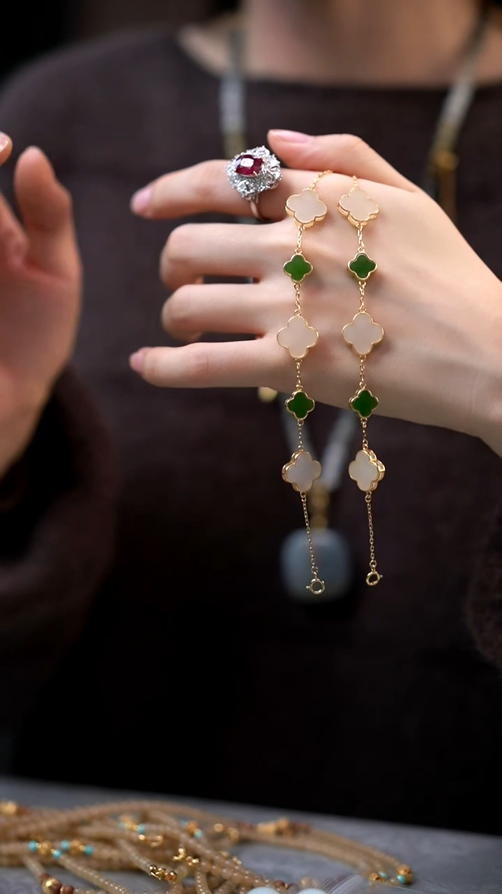 银S925镶嵌手链和田玉和田玉双色四叶草手链（需要包容）