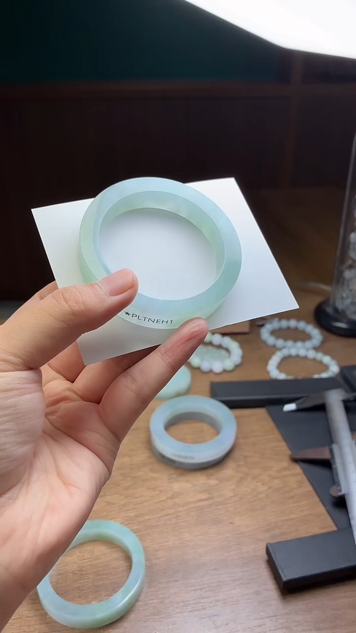 未镶嵌手镯定制翡翠回*定制