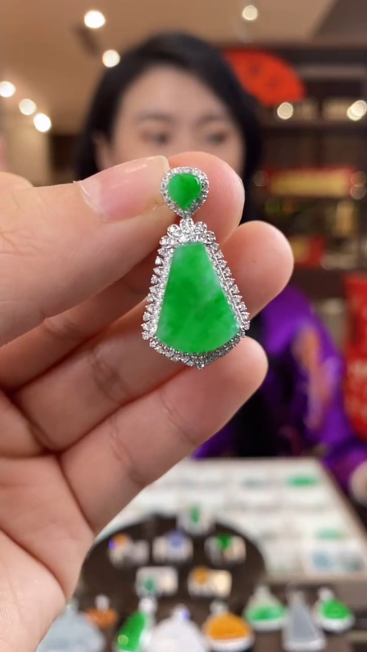 【闪购商品】翡翠吊坠(不含链)18K金镶嵌翡翠包镶无事牌