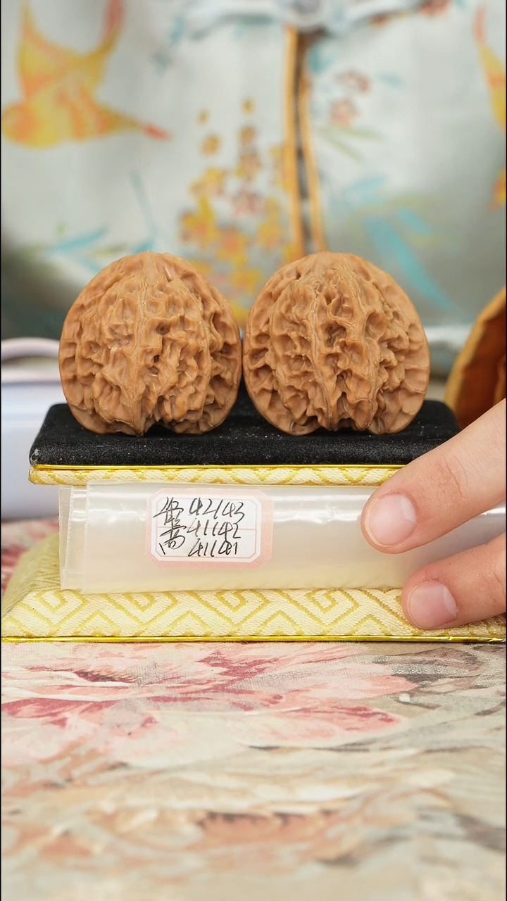 【闪购商品】文玩核桃把件苹果园