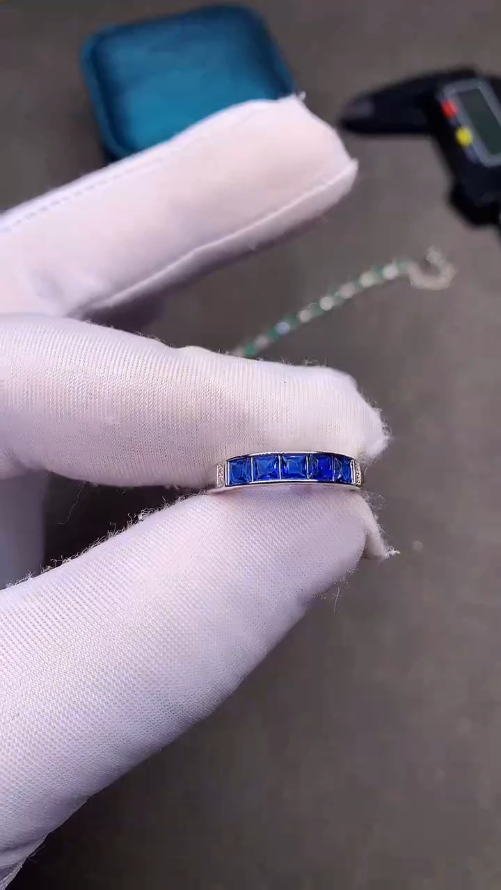 【闪购商品】蓝宝石戒指银S925镶嵌······