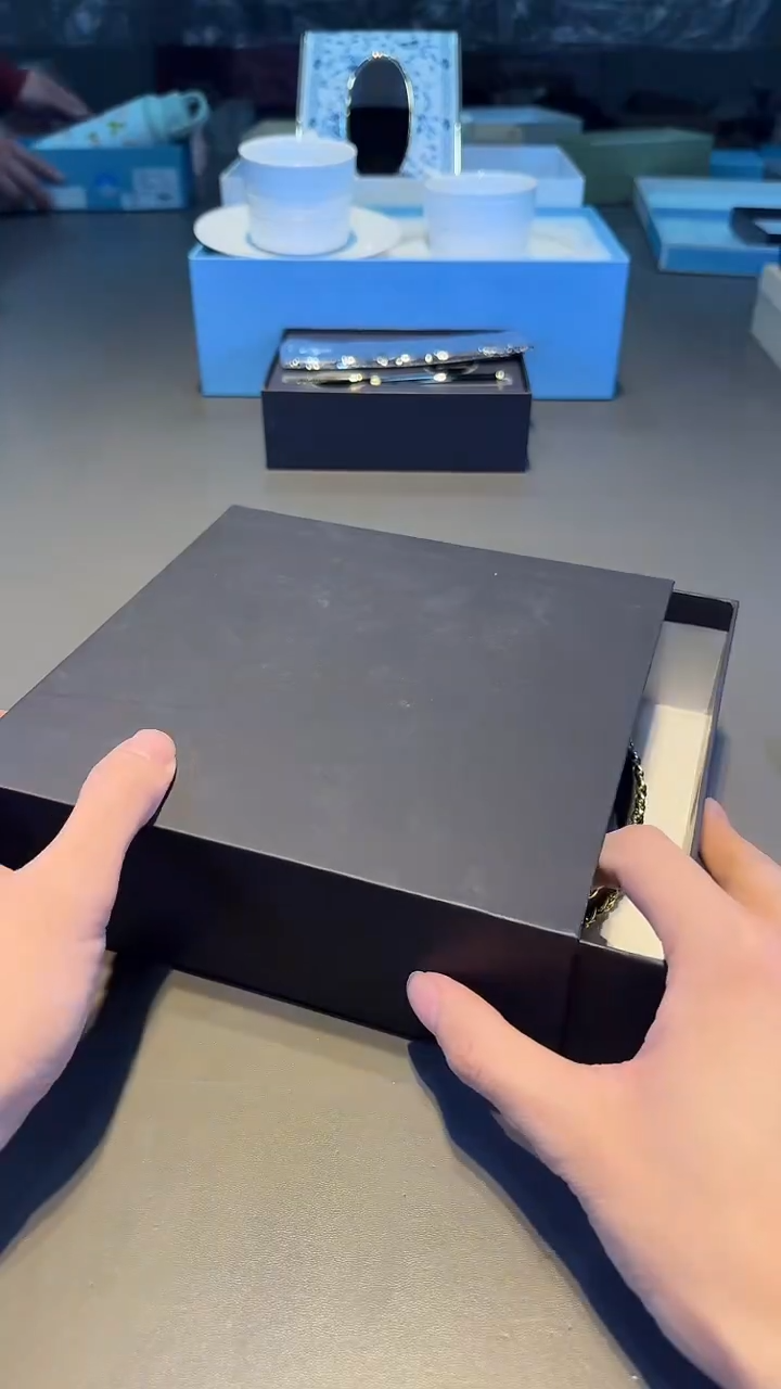 黑金 小新全球仓小新全球仓小新全球仓