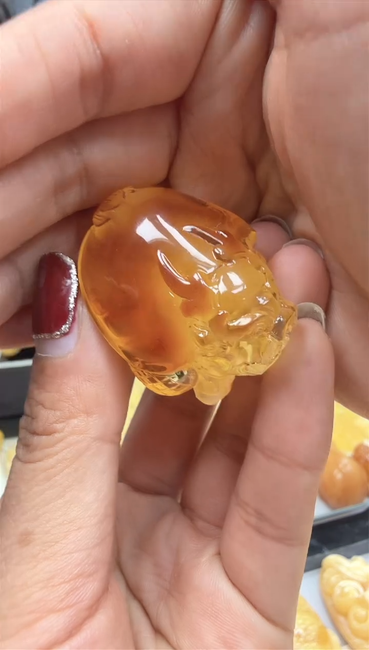 【闪购商品】琥珀裸石未镶嵌挂坠