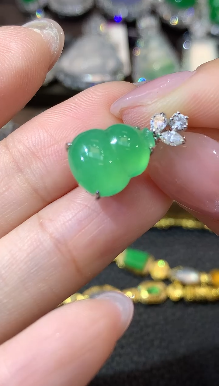 吊坠(不含链)18K金镶嵌翡翠A86