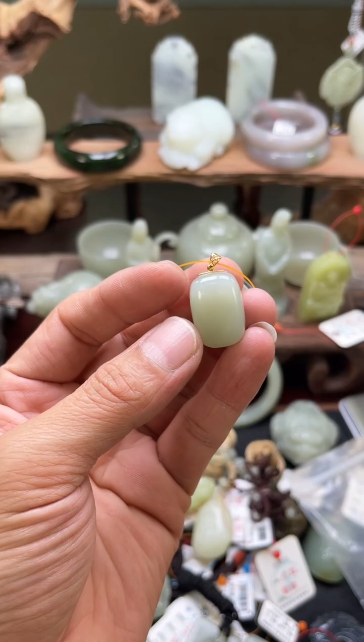 【闪购商品】和田玉吊坠18K金镶嵌且末青白 面包牌A+ 9007764