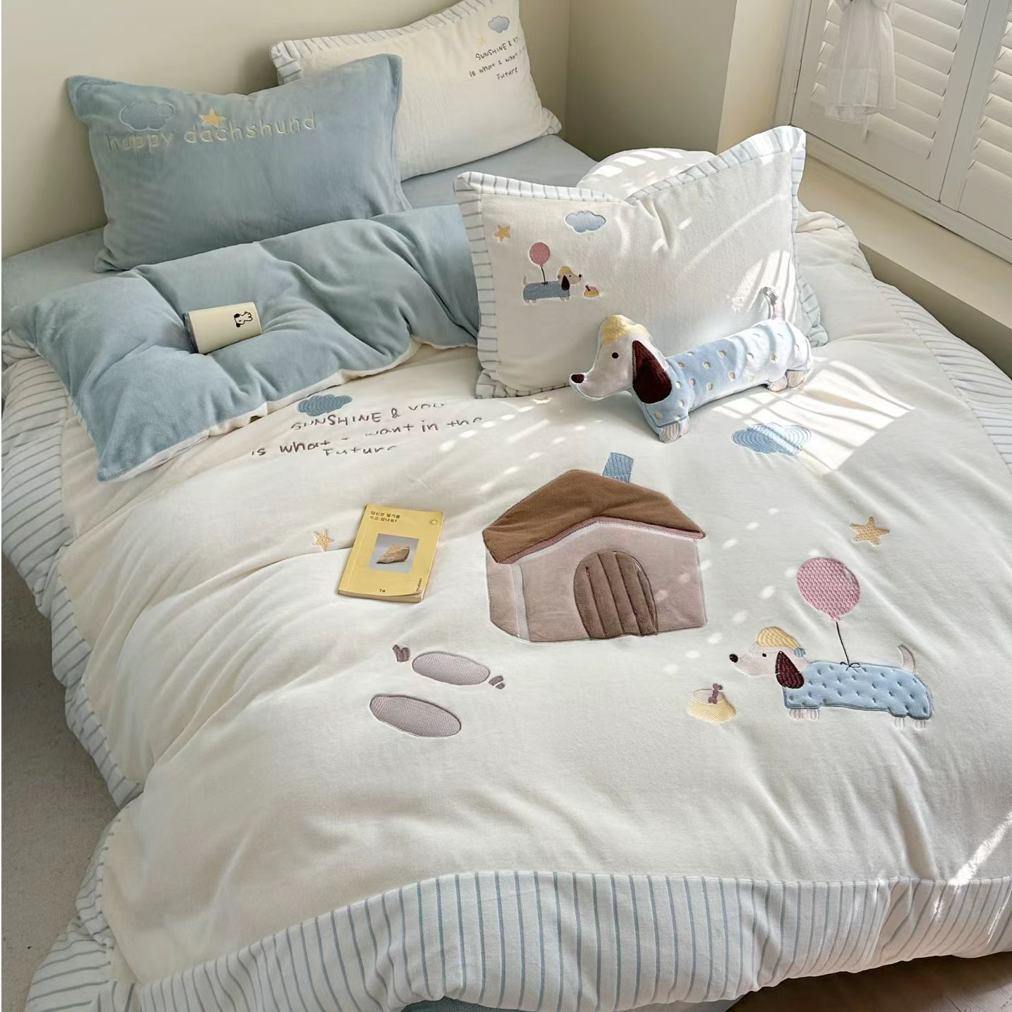 腊肠狗全消光牛奶绒四件套 可爱卡通风加绒加厚双面毛绒被套床品