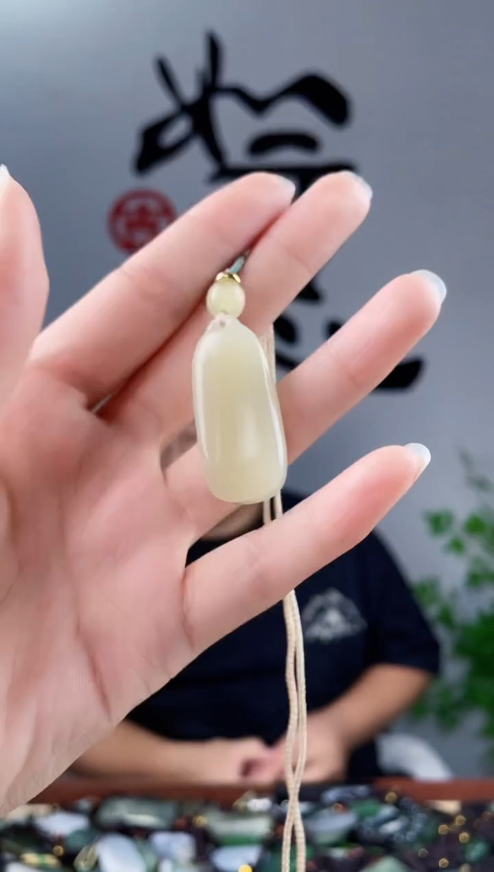 和田玉未镶嵌颈饰拍一发一，多样性发货