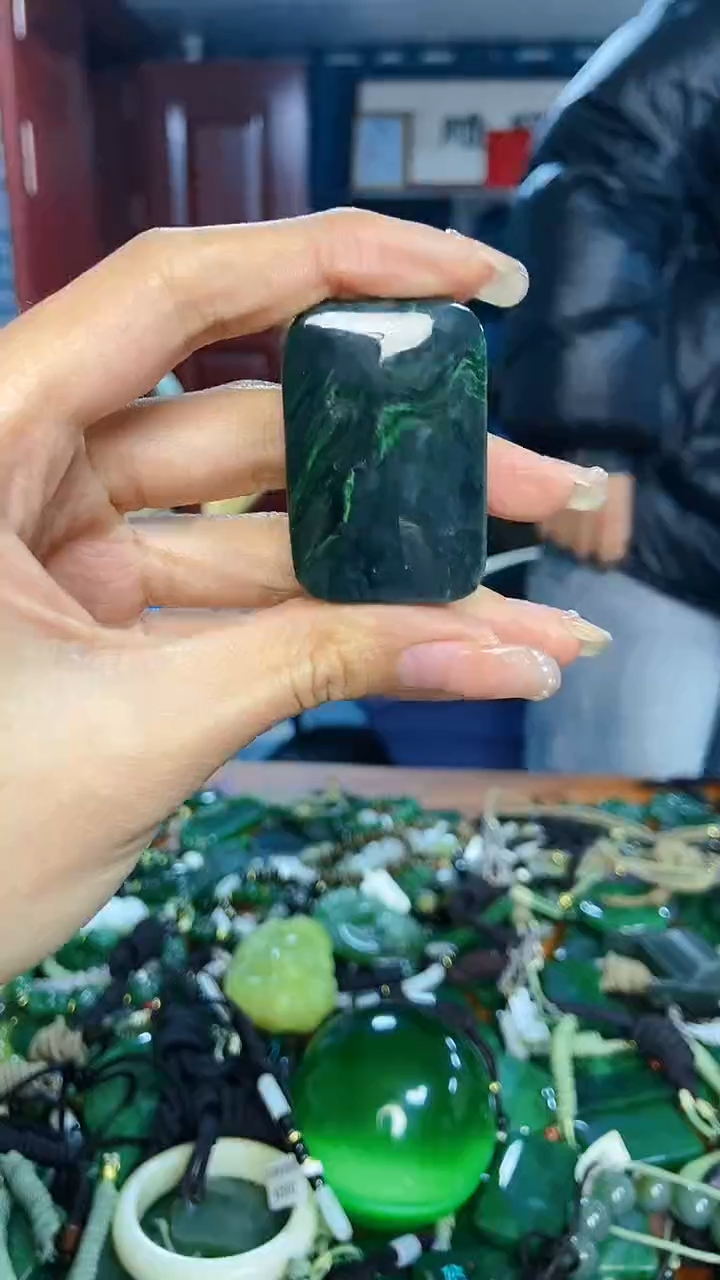 未镶嵌和田玉挂件1