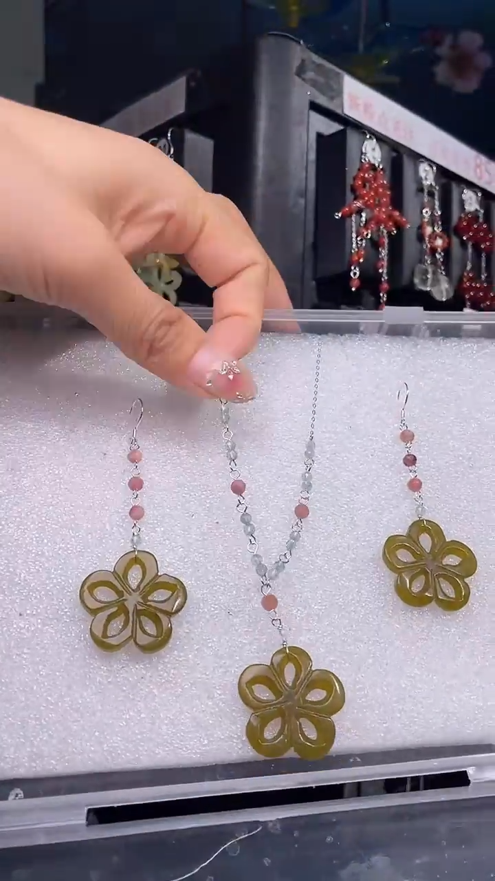 银S925镶嵌耳饰紫晶为**狂为谁疯狂