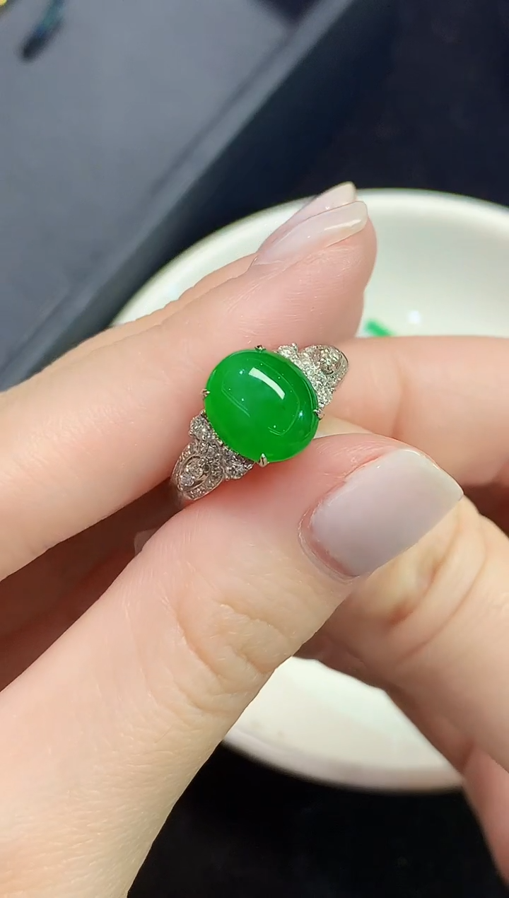 18K金镶嵌戒指翡翠DC多样性发其一