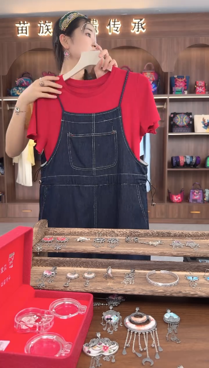 织绣扶光苗绣传承L5