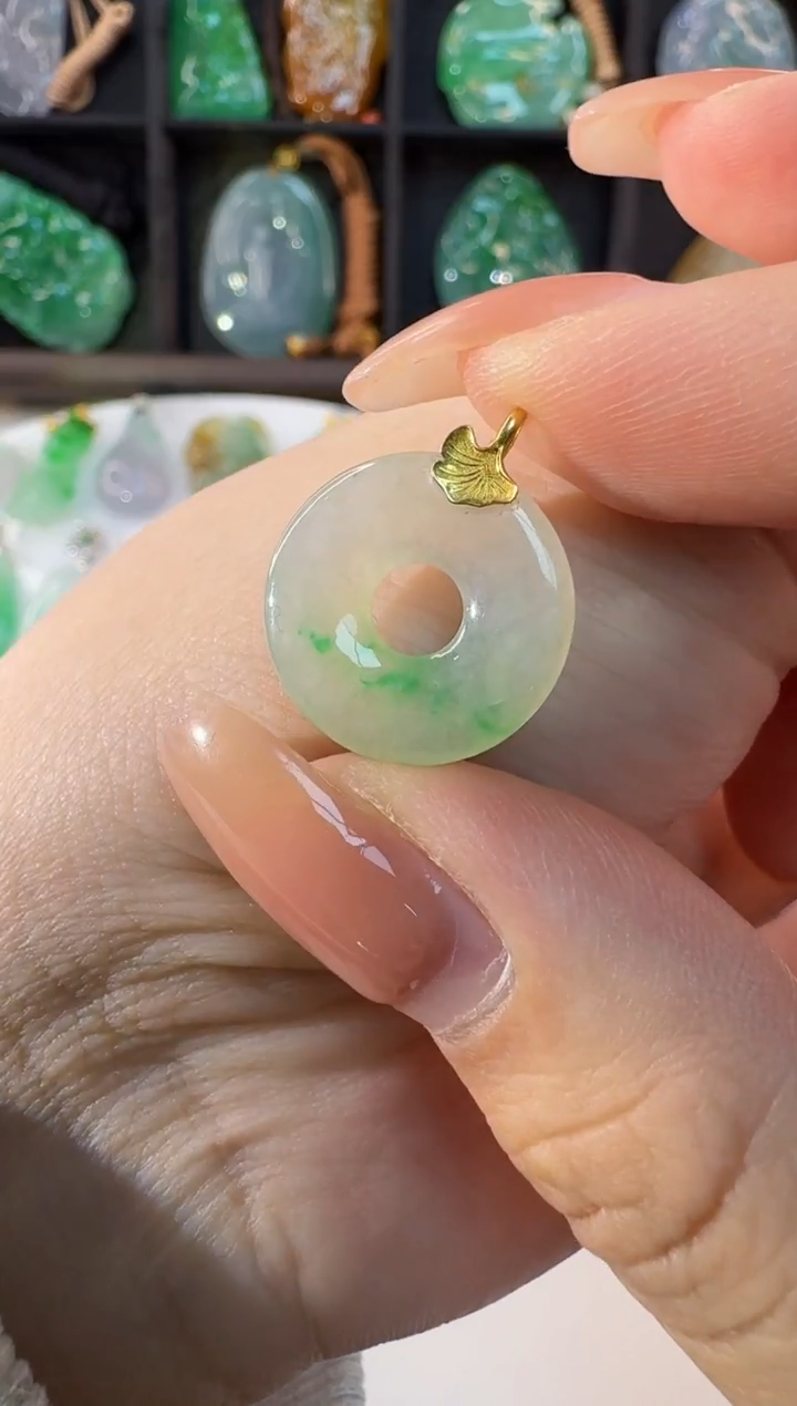 颈饰18K金镶嵌翡翠缅甸A货翡翠