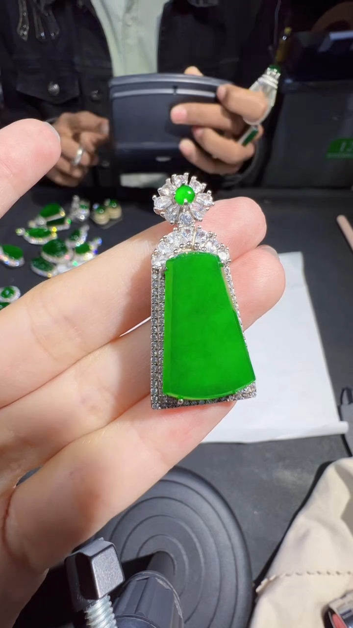 【闪购商品】定制翡翠未镶嵌无事牌1