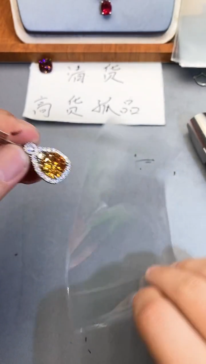 【闪购商品】合金石英质玉珠宝奇石1