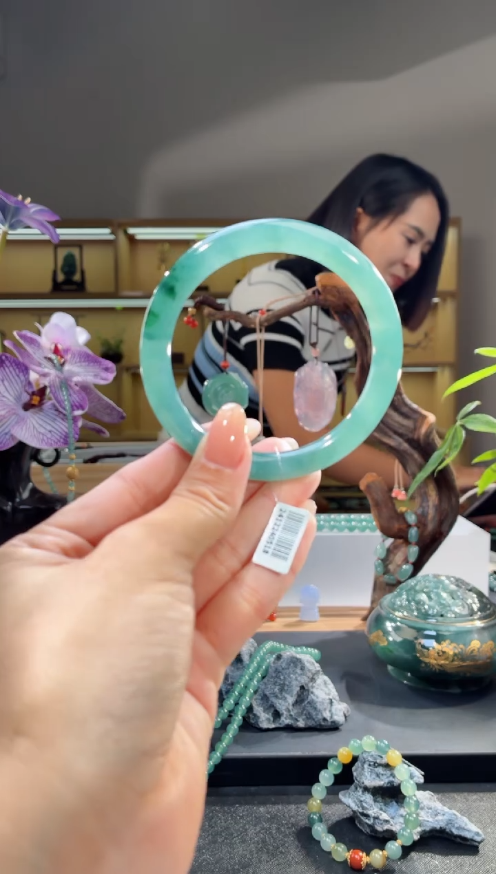未镶嵌手镯翡翠57圈