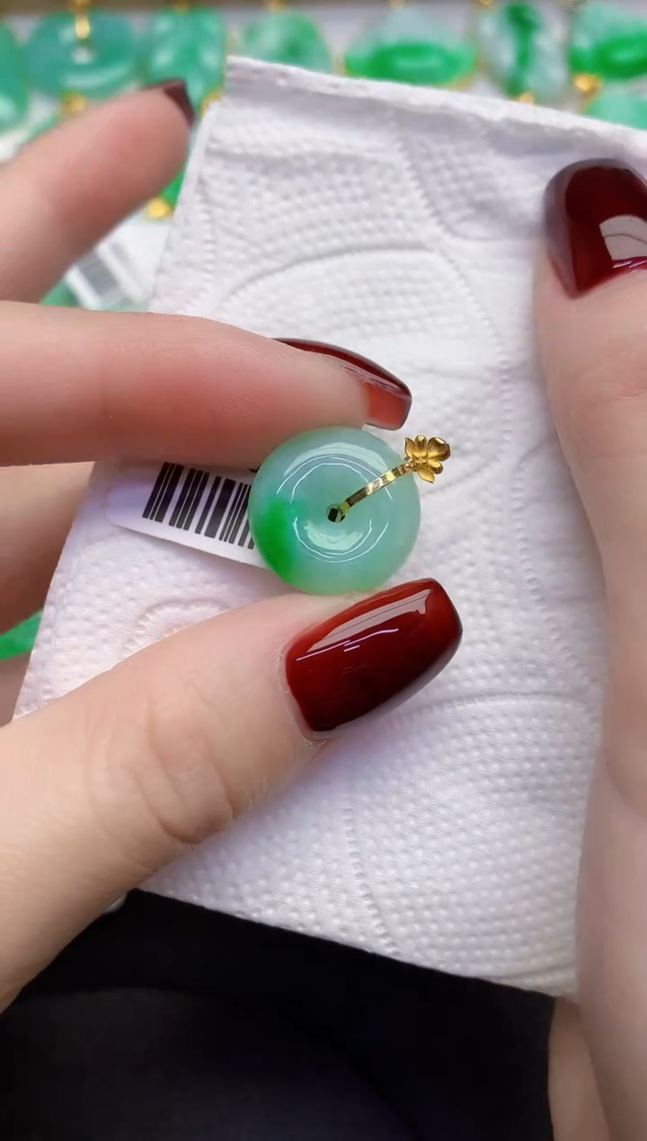 颈饰18K金镶嵌翡翠缅甸天然翡翠A货