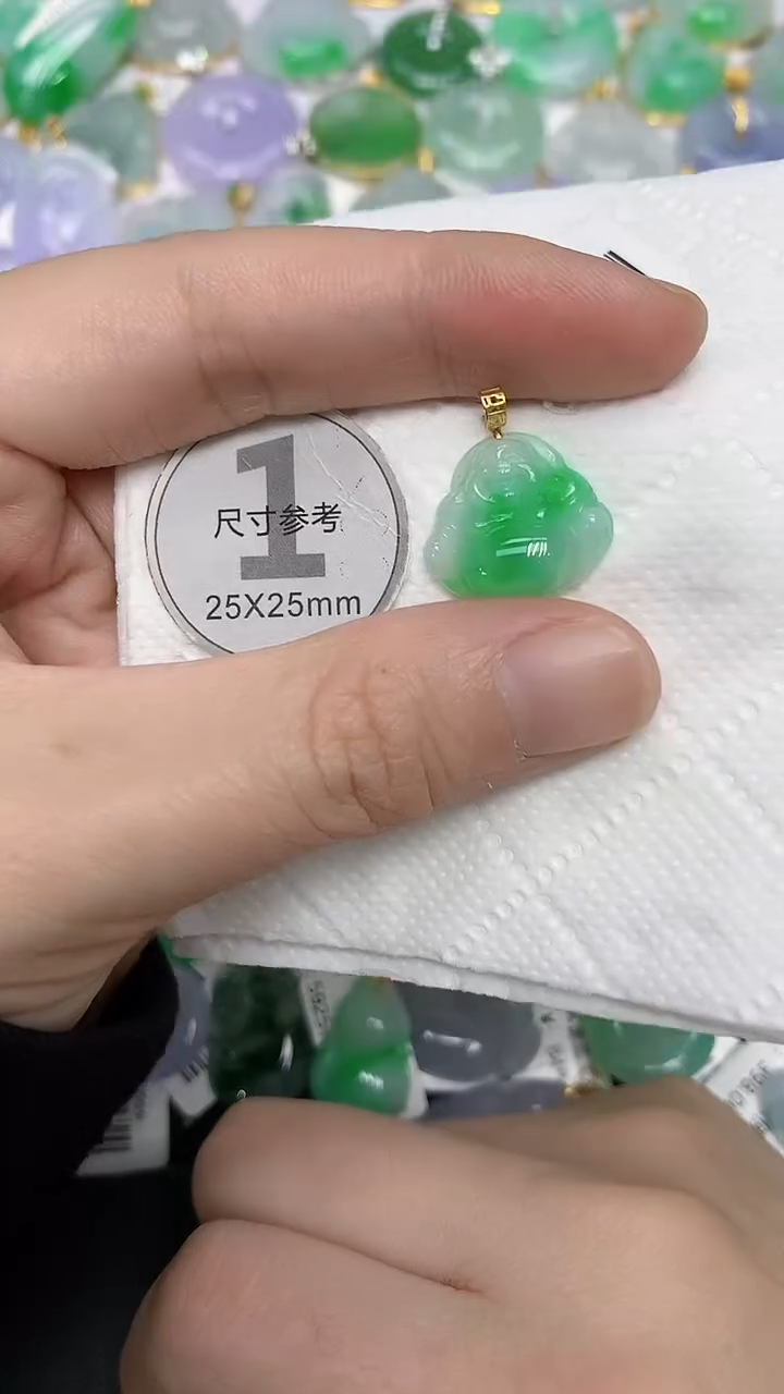 颈饰18K金镶嵌翡翠111111111