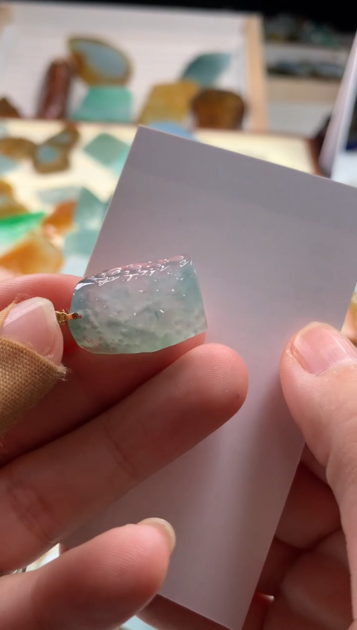 【闪购商品】翡翠颈饰18K金镶嵌吊坠