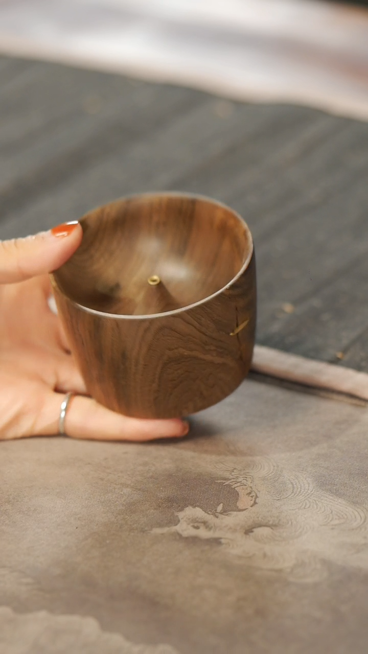 【闪购商品】金丝楠木雕655铜钉香插