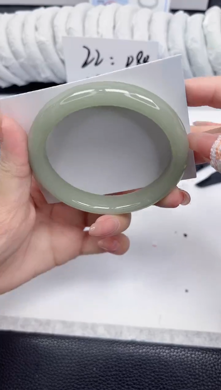 未镶嵌手镯石英质玉18-62.6