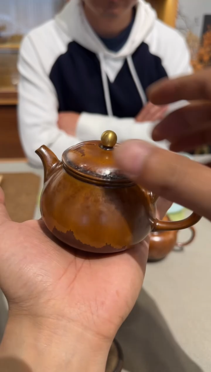 荣器 木首釉 宽口壶