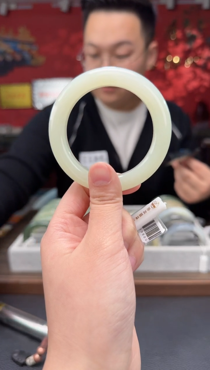 【闪购商品】和田玉.未镶嵌白玉正装镯52-60
