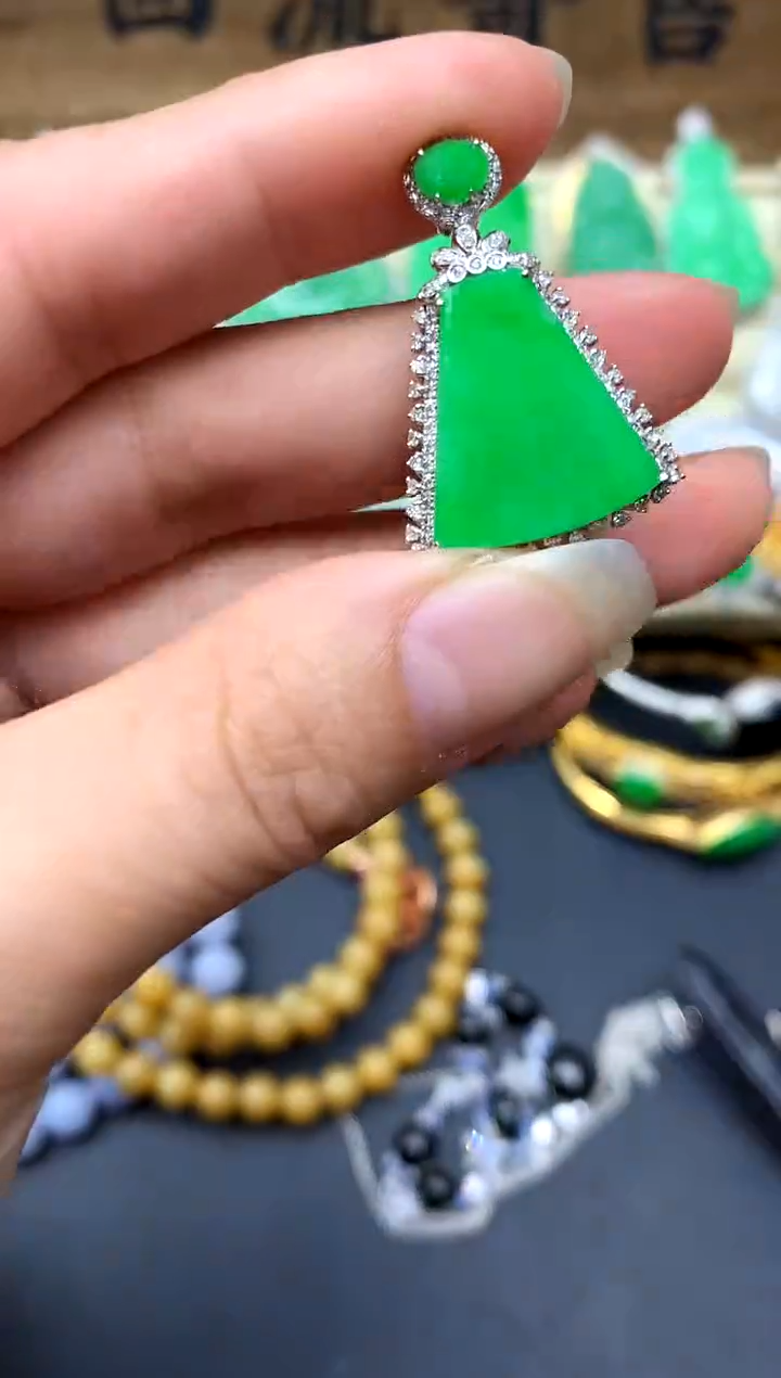 【闪购商品】翡翠颈饰18K金镶嵌410-中国好珍宝