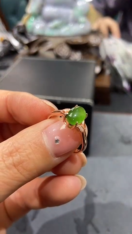 【闪购商品】翡翠颈饰未镶嵌戒指