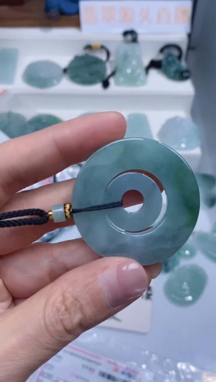 颈饰未镶嵌翡翠吊坠