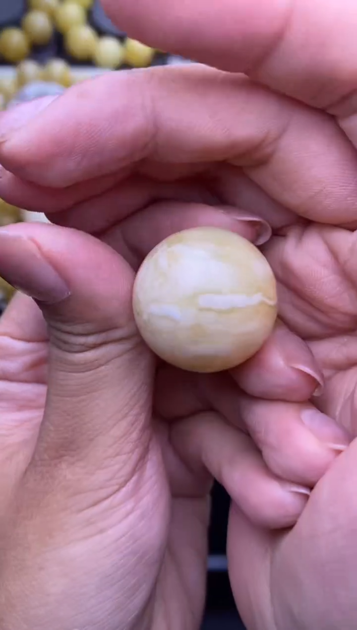 裸石琥珀未镶嵌24mm+大小姐珠宝15