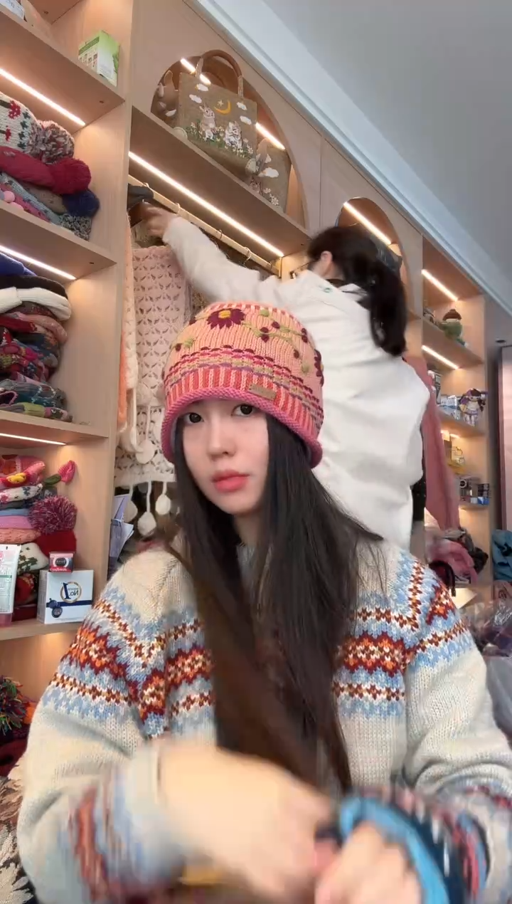 羊毛美利奴粉色刺绣帽