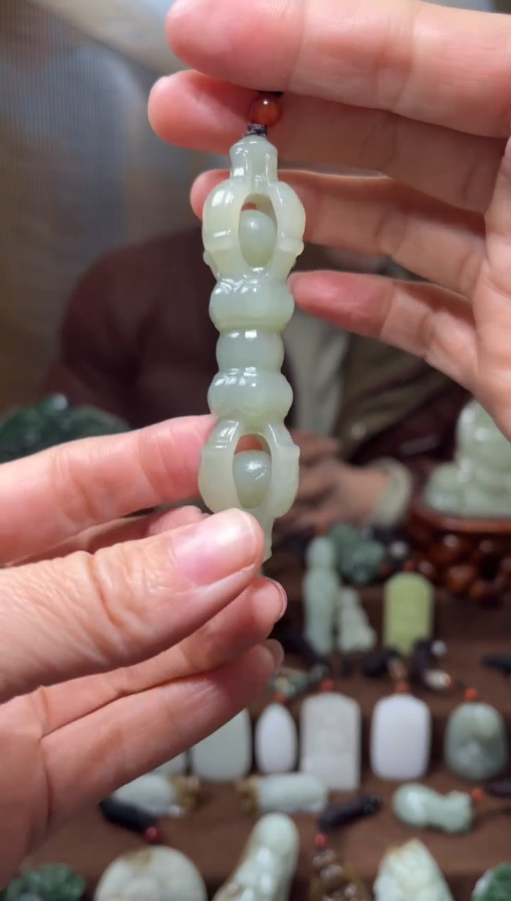 颈饰未镶嵌和田玉·