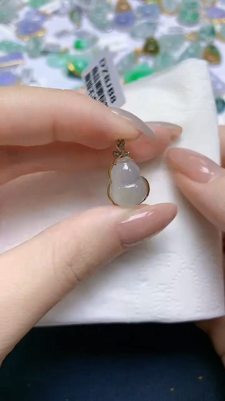 翡翠18K金镶嵌颈饰天然缅甸A货翡翠