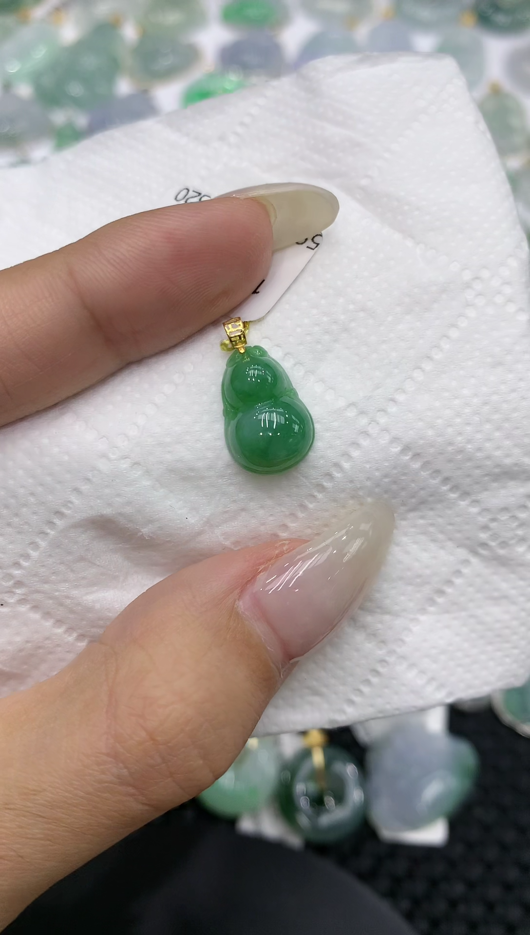 颈饰18K金镶嵌翡翠111111111111
