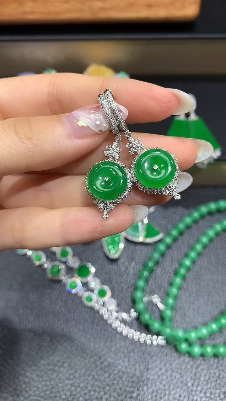 【闪购商品】翡翠18K金镶嵌耳饰61团购