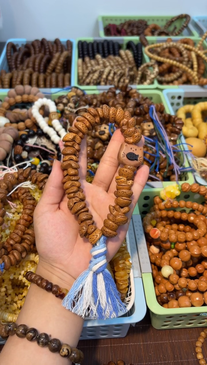 吊坠白玉菩提桃核画家帽手持