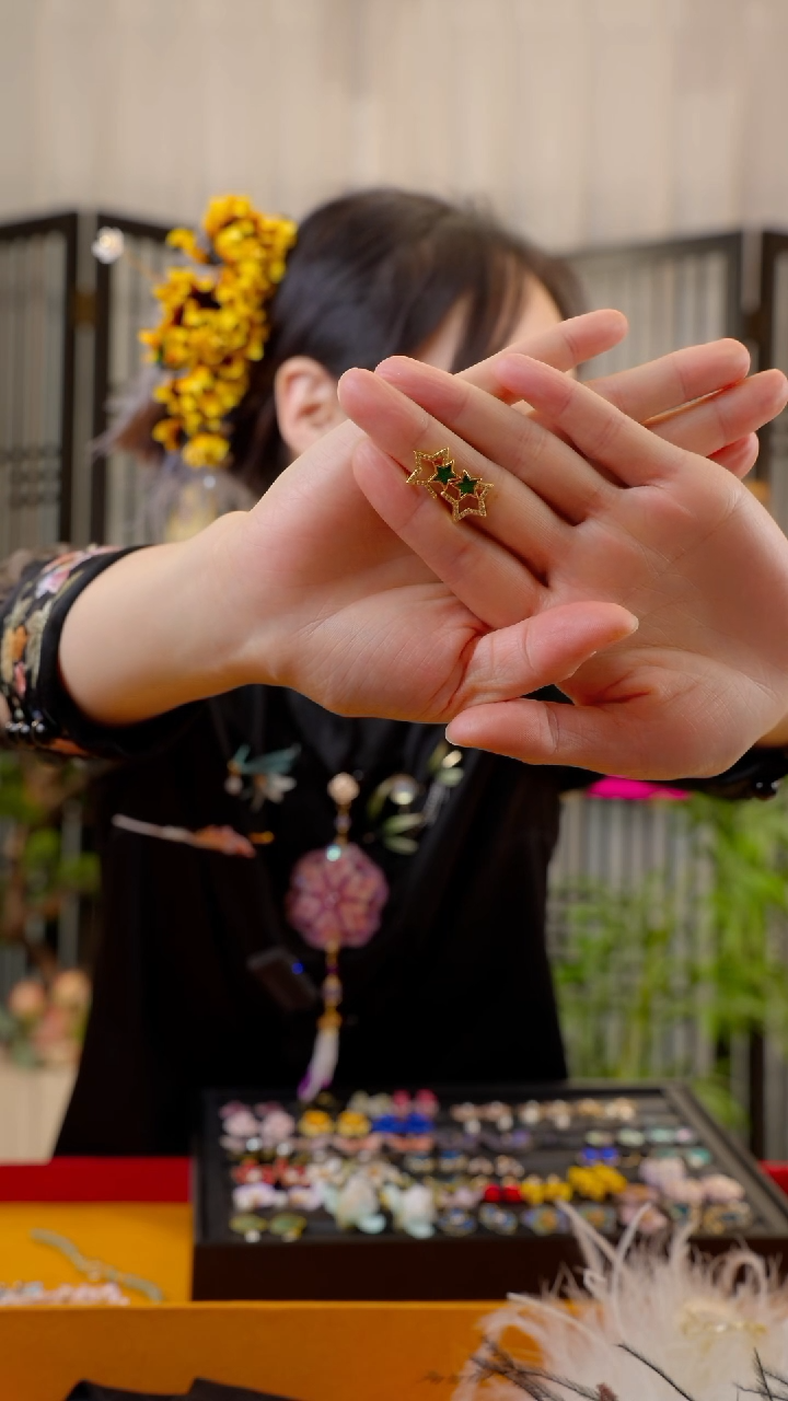 织绣盛*非遗苏绣绒花手工饰品