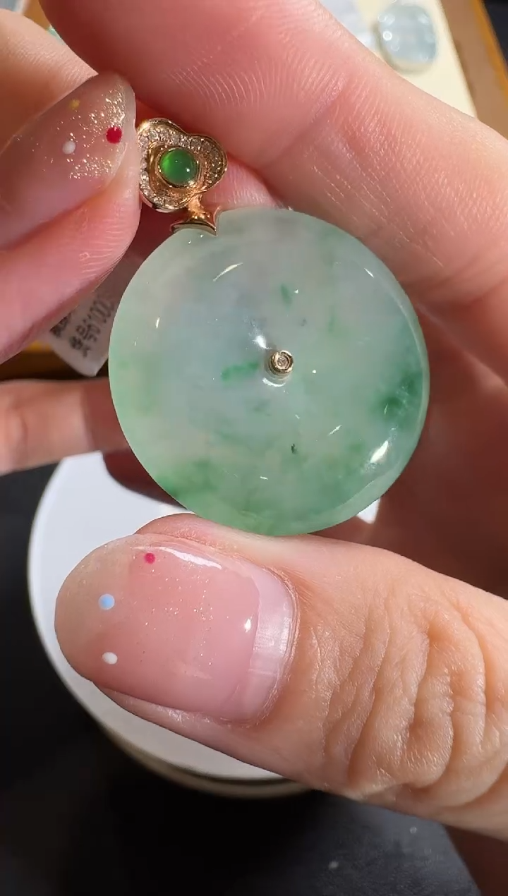 【闪购商品】翡翠吊坠(不含链)18K金镶嵌【源头工厂】钻石镶嵌