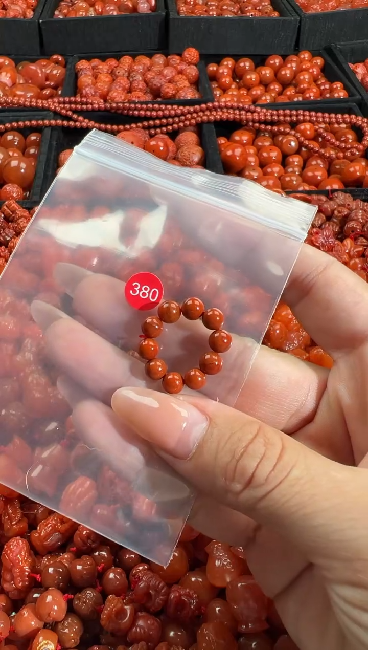 南红玛瑙未镶嵌颈饰1