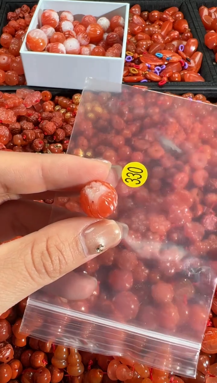 【闪购商品】南红玛瑙颈饰未镶嵌1