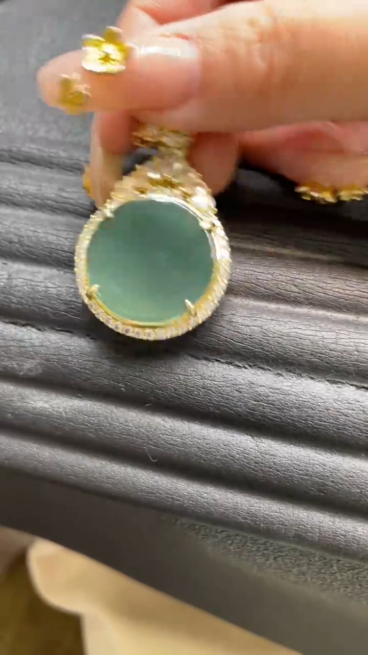 【闪购商品】翡翠颈饰未镶嵌      *A21 (只发一件) 