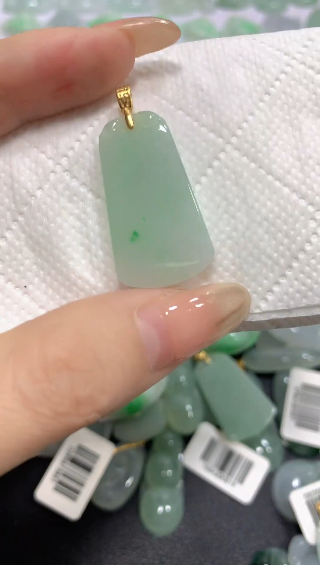 颈饰未镶嵌翡翠A货