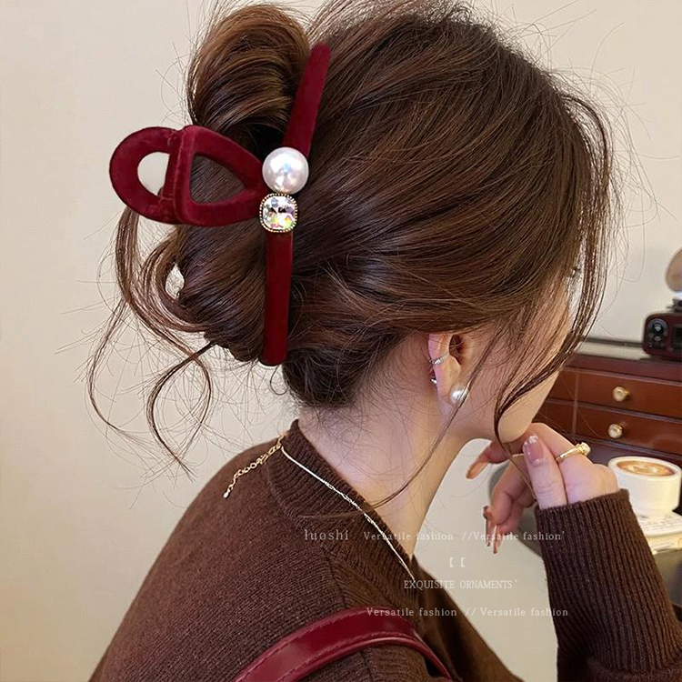 百搭秋冬2025新年红色抓夹女网红优雅高级感后脑勺盘发鲨鱼夹复古