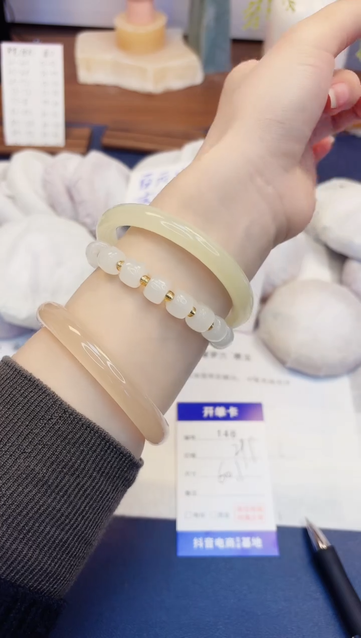 【闪购商品】石英质玉手镯未镶嵌146-美人条-圈口60