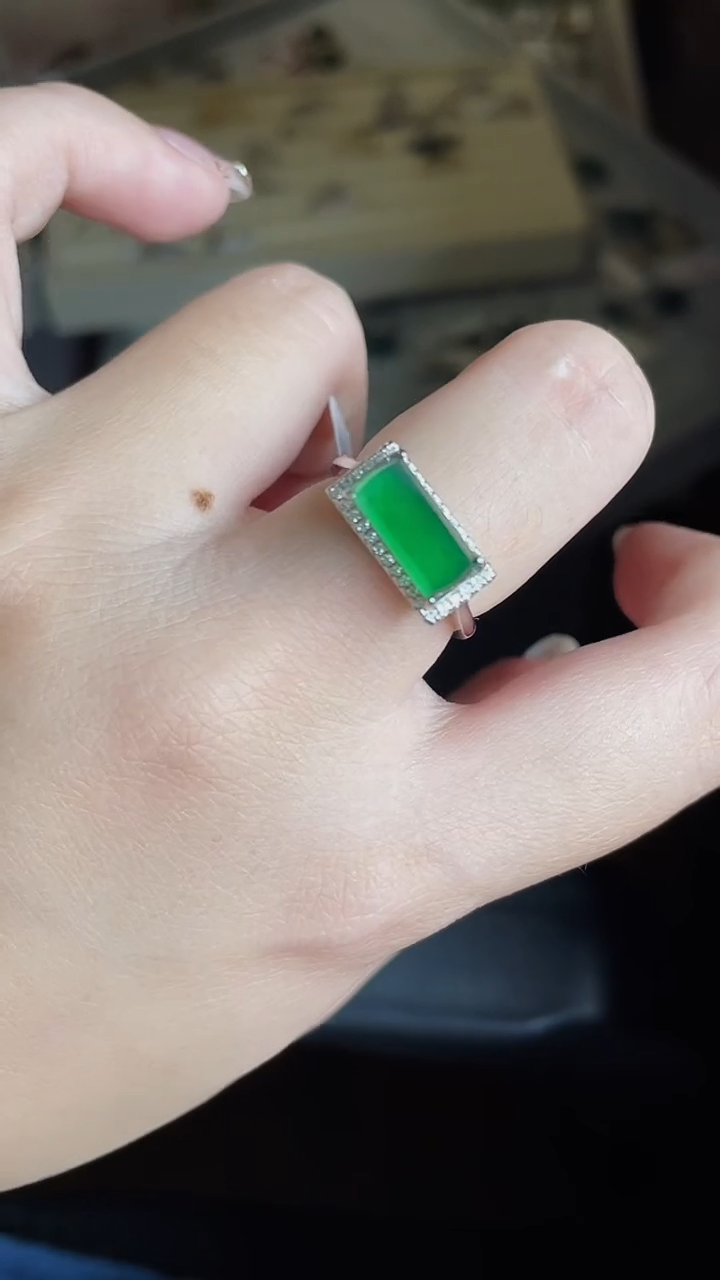 银S925镶嵌戒指翡翠82