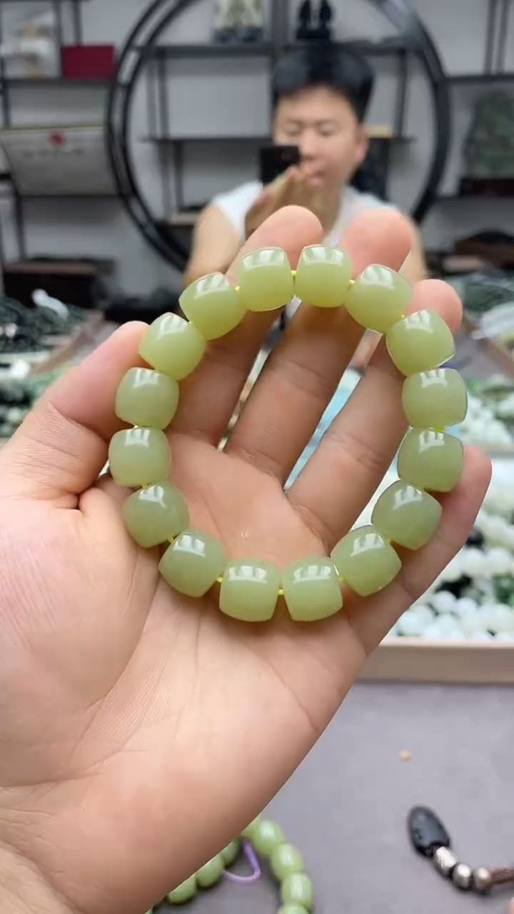 手串未镶嵌和田玉若羌黄口14直切