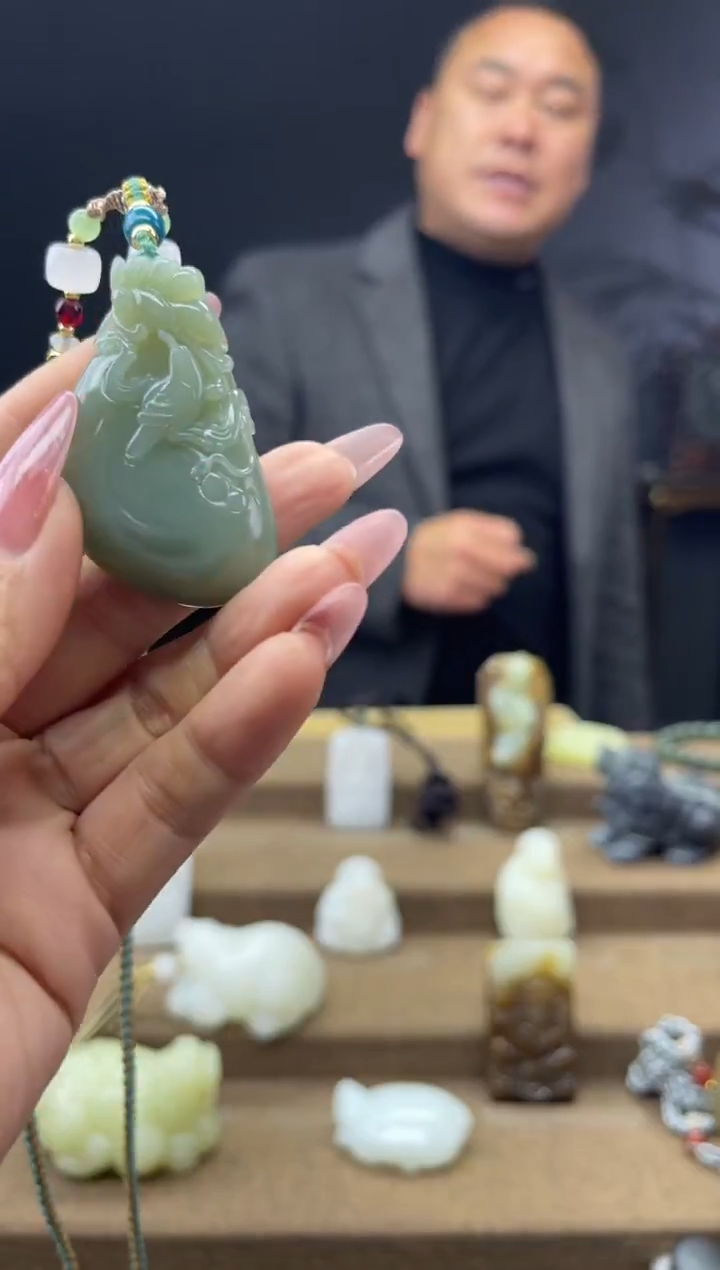 颈饰未镶嵌和田玉1